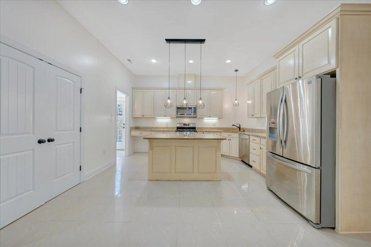 5931 Paddington CT - Photo 16