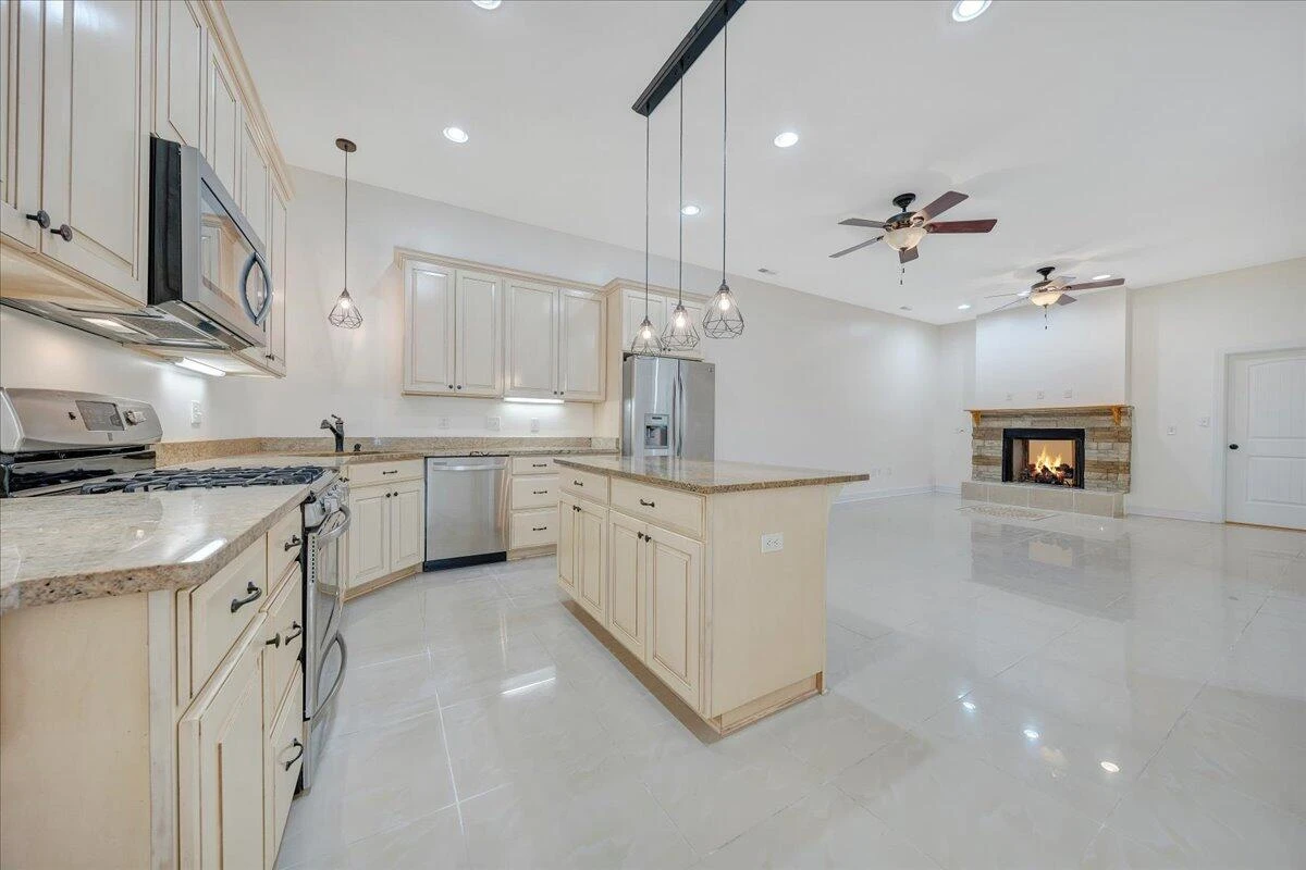 5931 Paddington CT - Photo 19
