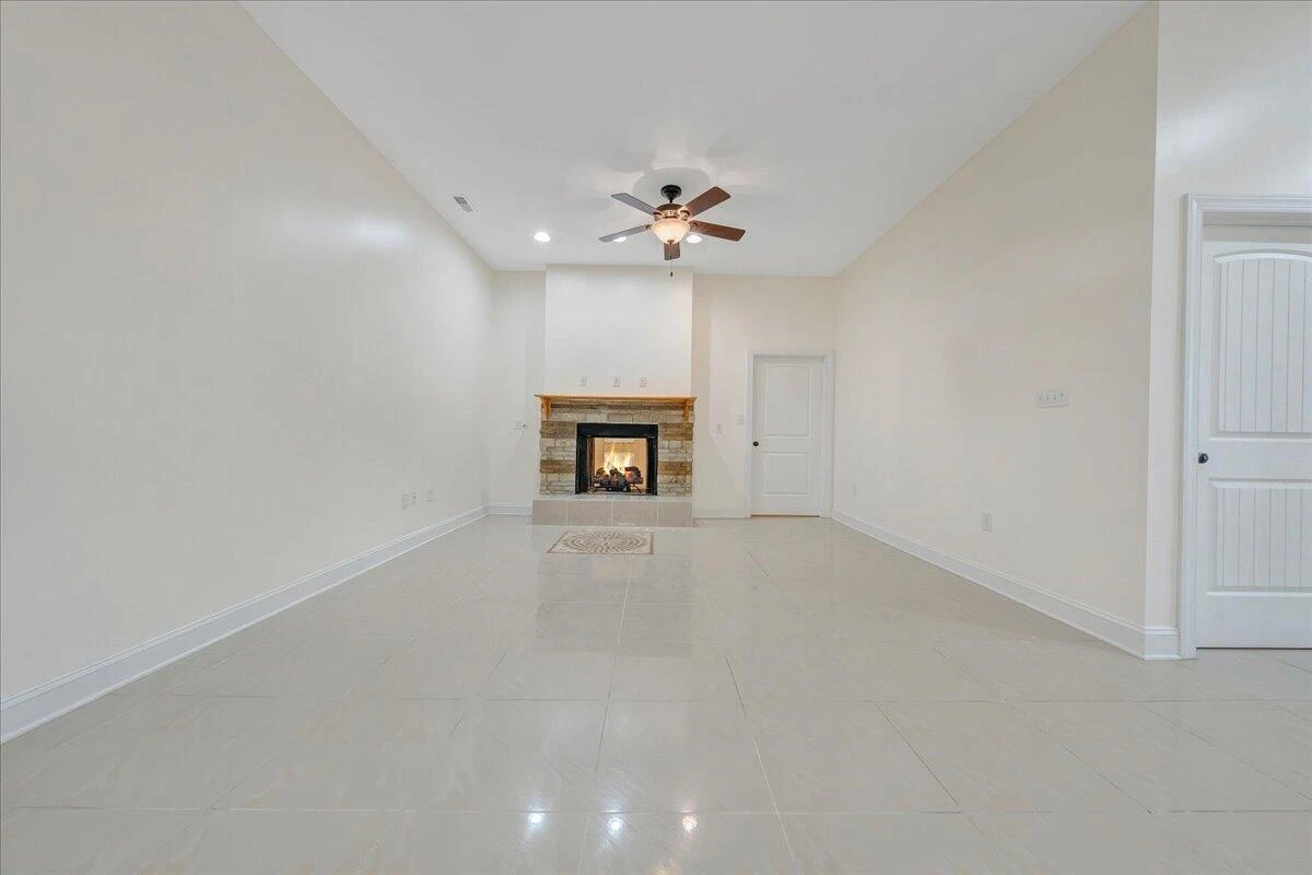 5931 Paddington CT - Photo 20