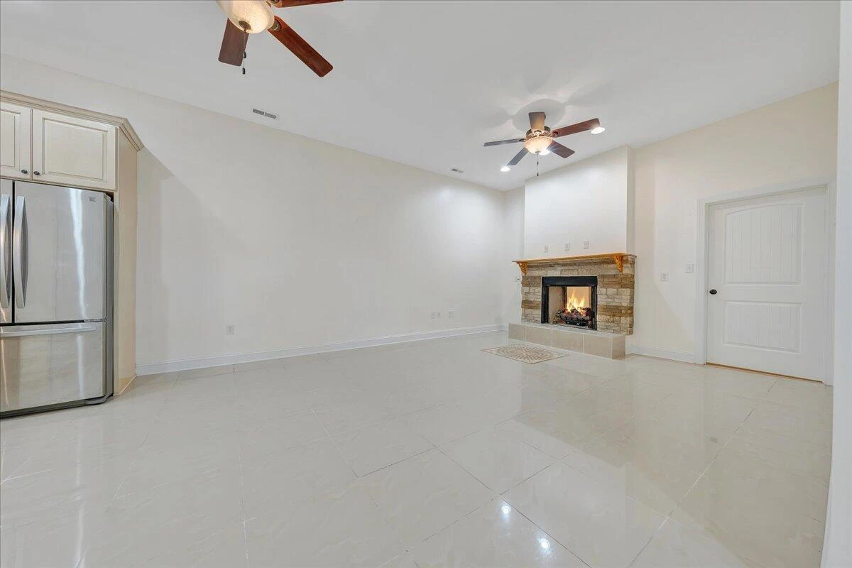 5931 Paddington CT - Photo 24