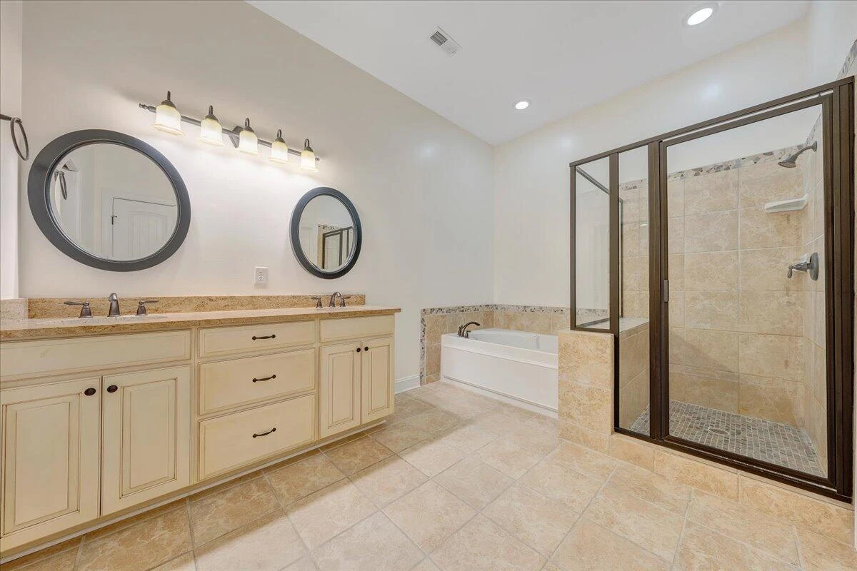 5931 Paddington CT - Photo 33