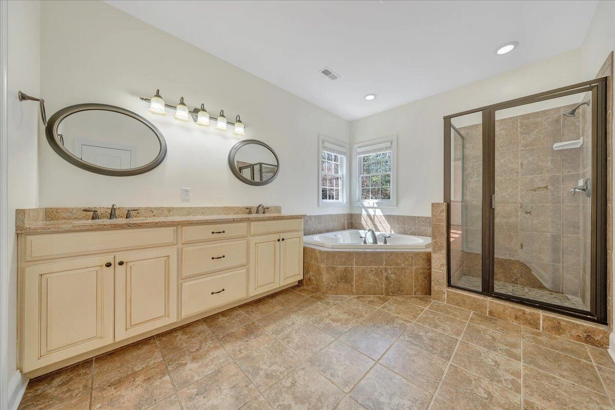 5931 Paddington CT - Photo 36