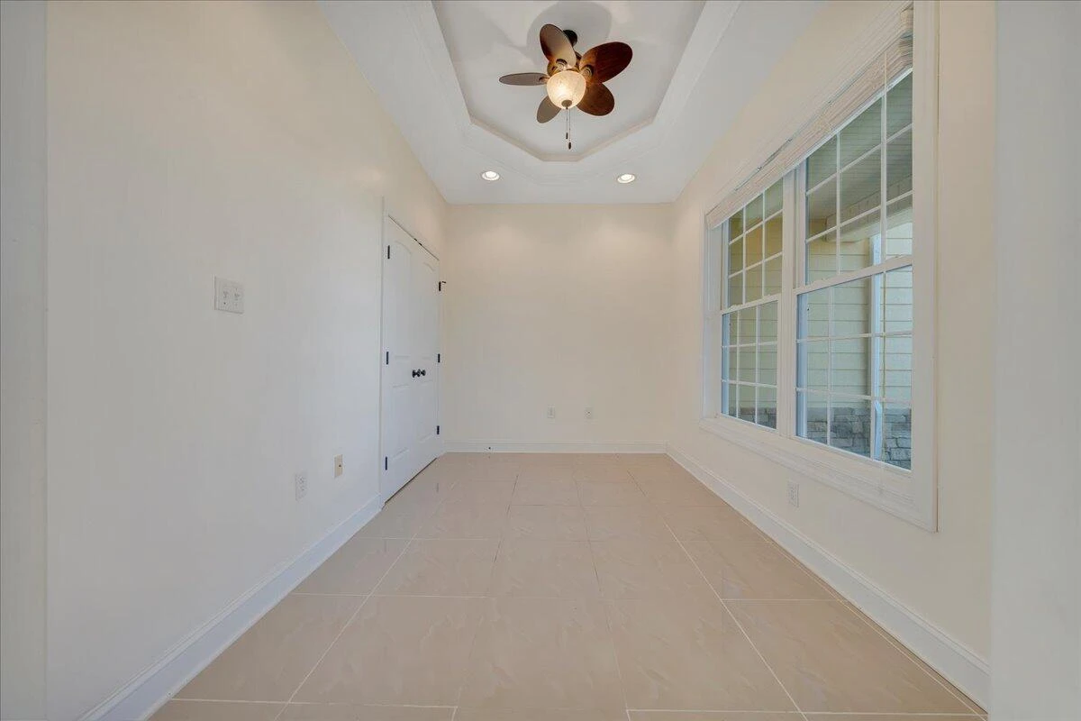 5931 Paddington CT - Photo 5