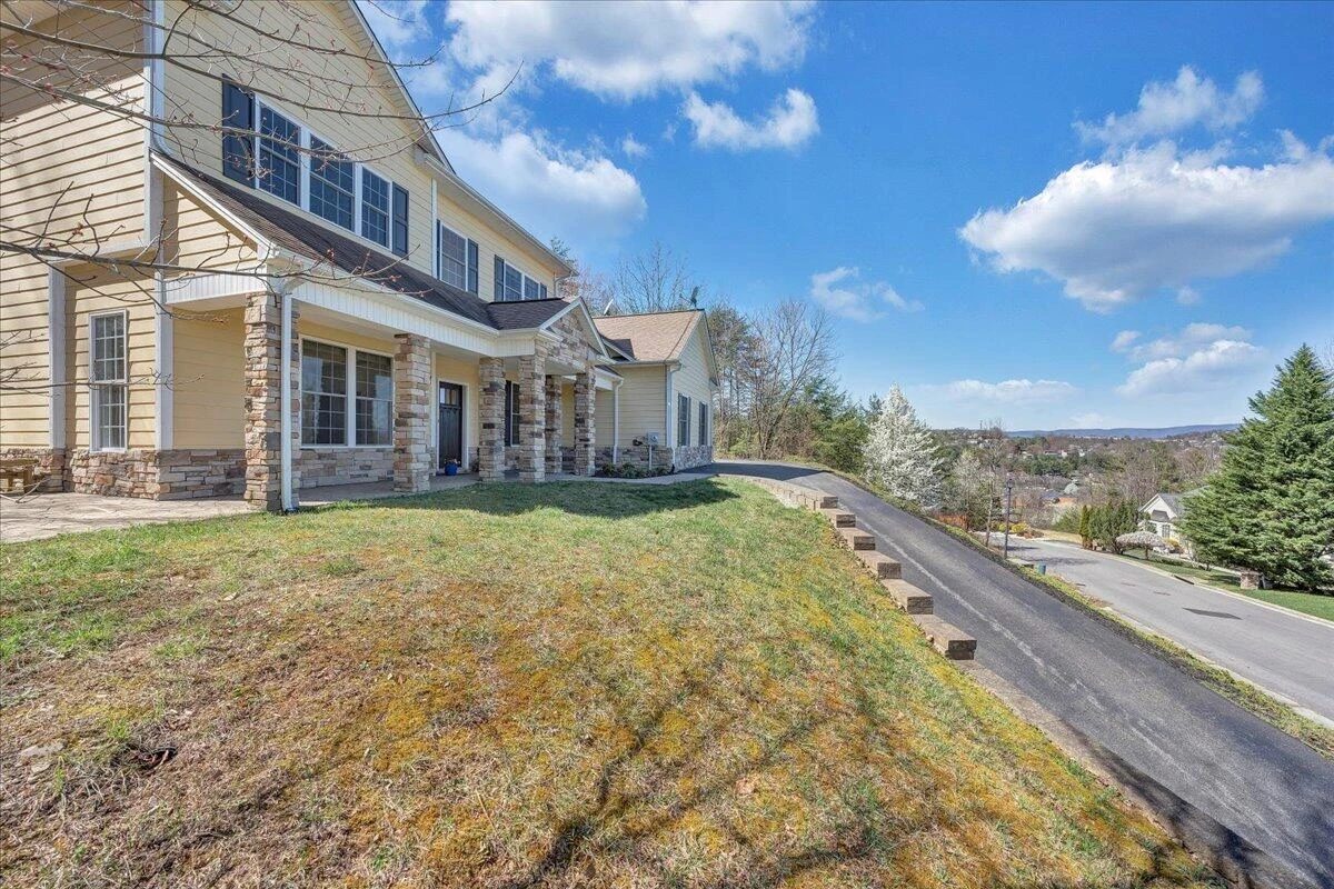 5931 Paddington CT - Photo 59