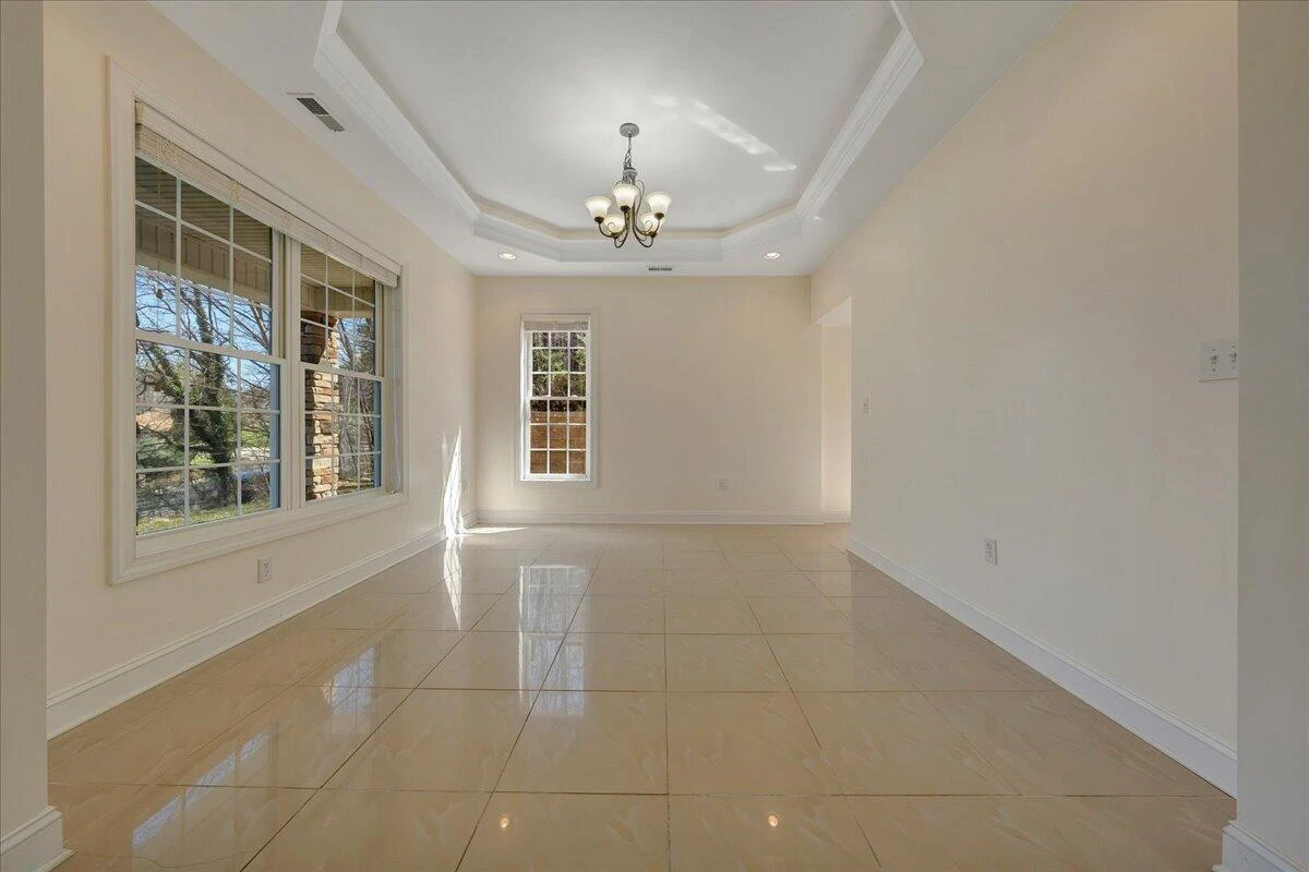 5931 Paddington CT - Photo 8
