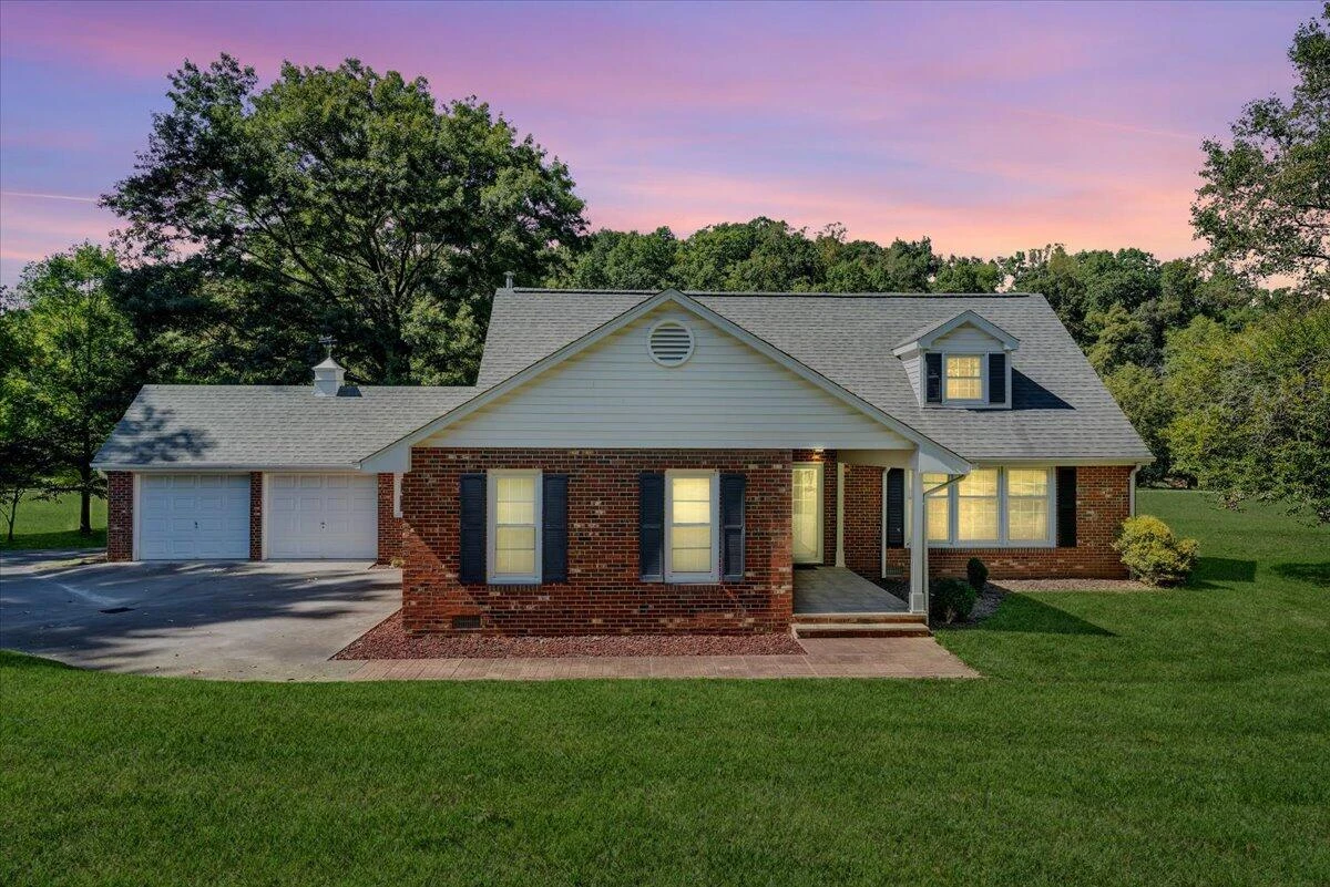 1042 Old Sessler Mill RD