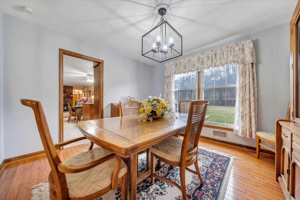 1042 Old Sessler Mill RD - Photo 11