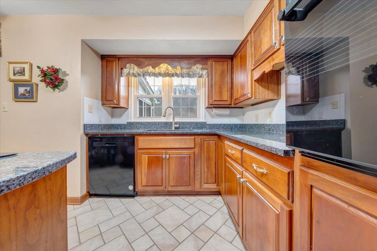 1042 Old Sessler Mill RD - Photo 13