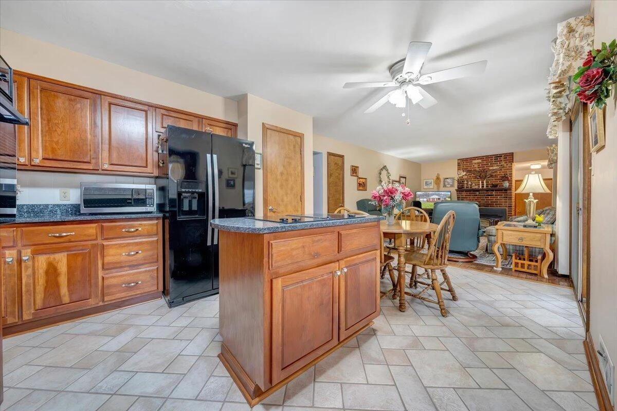 1042 Old Sessler Mill RD - Photo 14