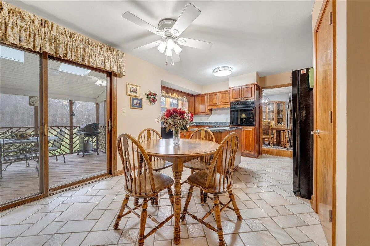 1042 Old Sessler Mill RD - Photo 16