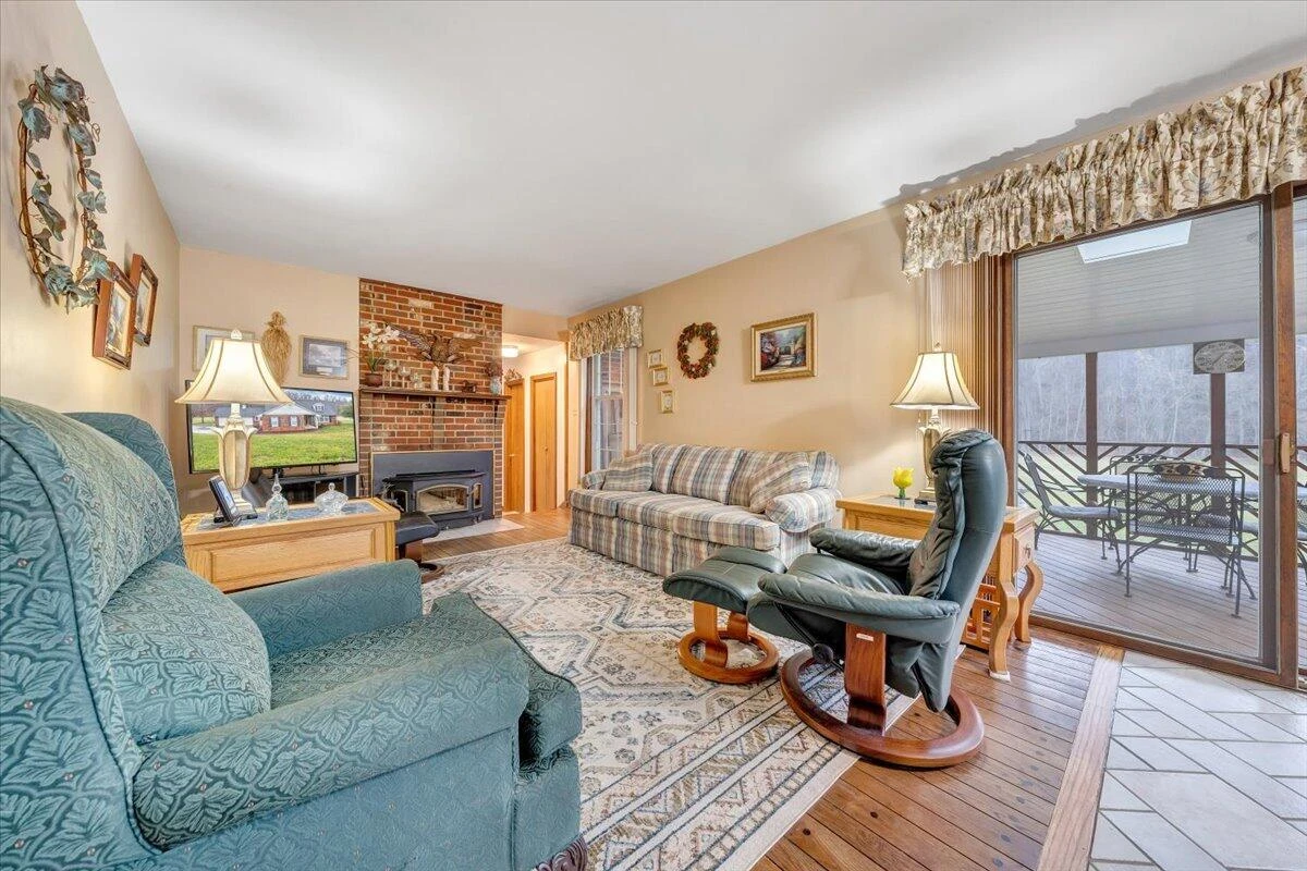 1042 Old Sessler Mill RD - Photo 17