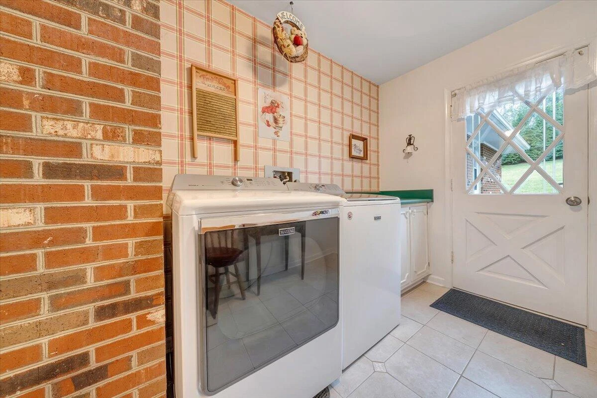 1042 Old Sessler Mill RD - Photo 28