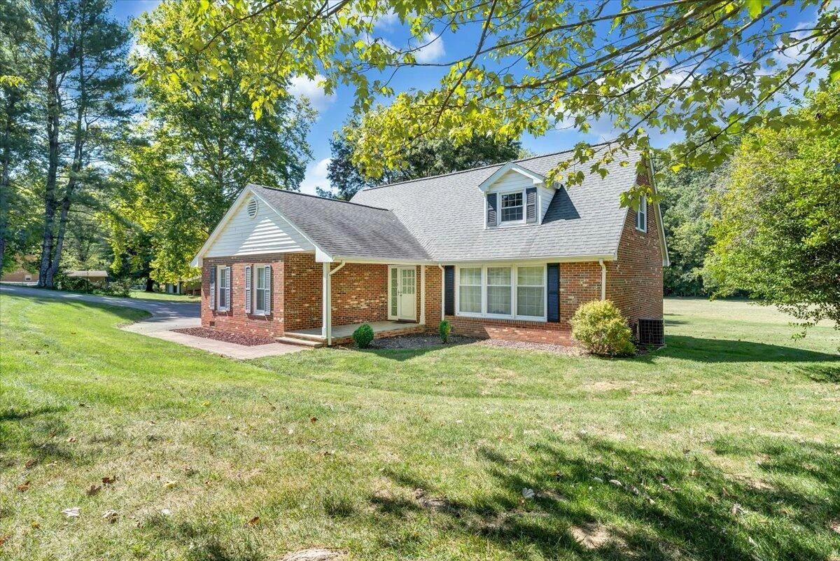 1042 Old Sessler Mill RD - Photo 3