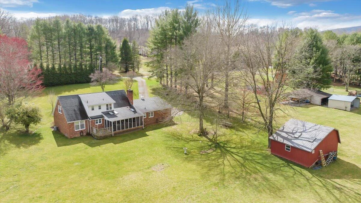 1042 Old Sessler Mill RD - Photo 41
