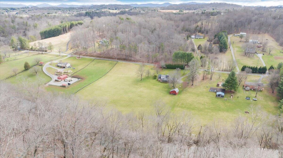 1042 Old Sessler Mill RD - Photo 44
