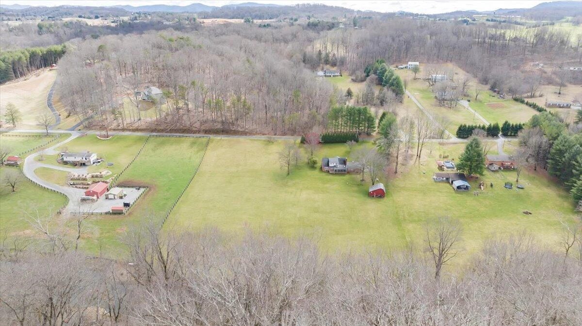 1042 Old Sessler Mill RD - Photo 45