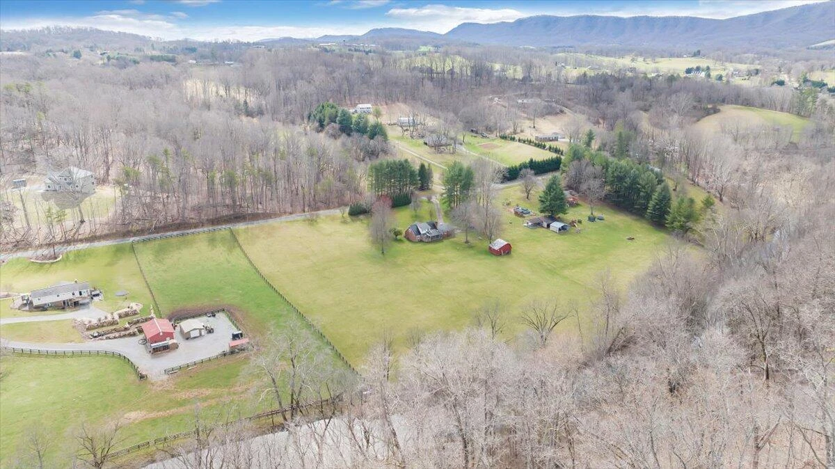 1042 Old Sessler Mill RD - Photo 46