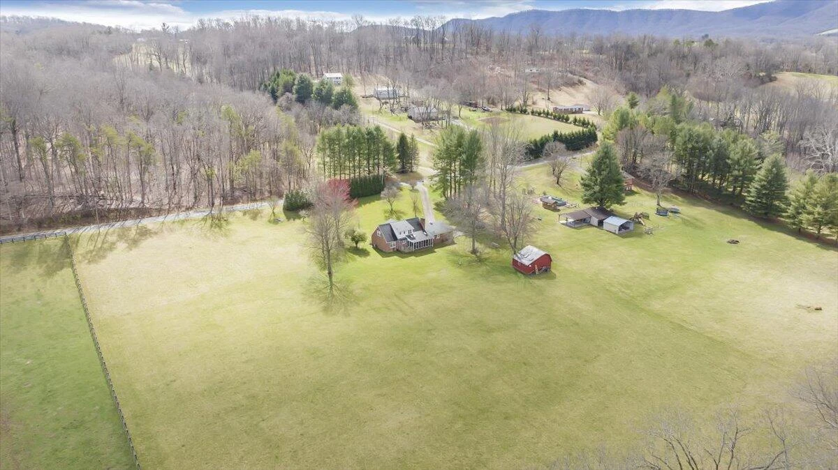 1042 Old Sessler Mill RD - Photo 52
