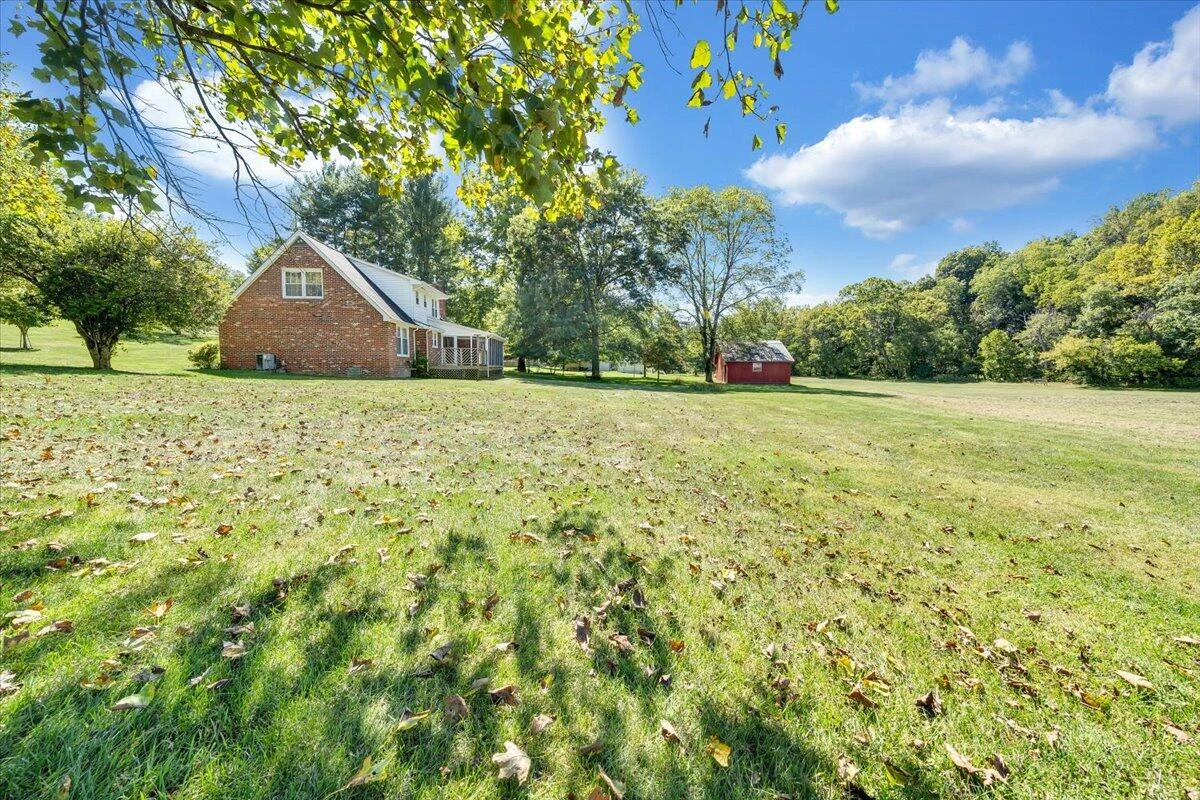 1042 Old Sessler Mill RD - Photo 55