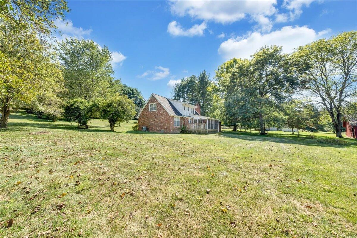 1042 Old Sessler Mill RD - Photo 56
