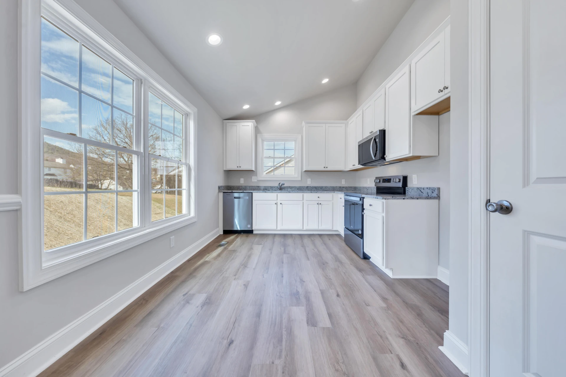 5706 Huntridge RD - Photo 4