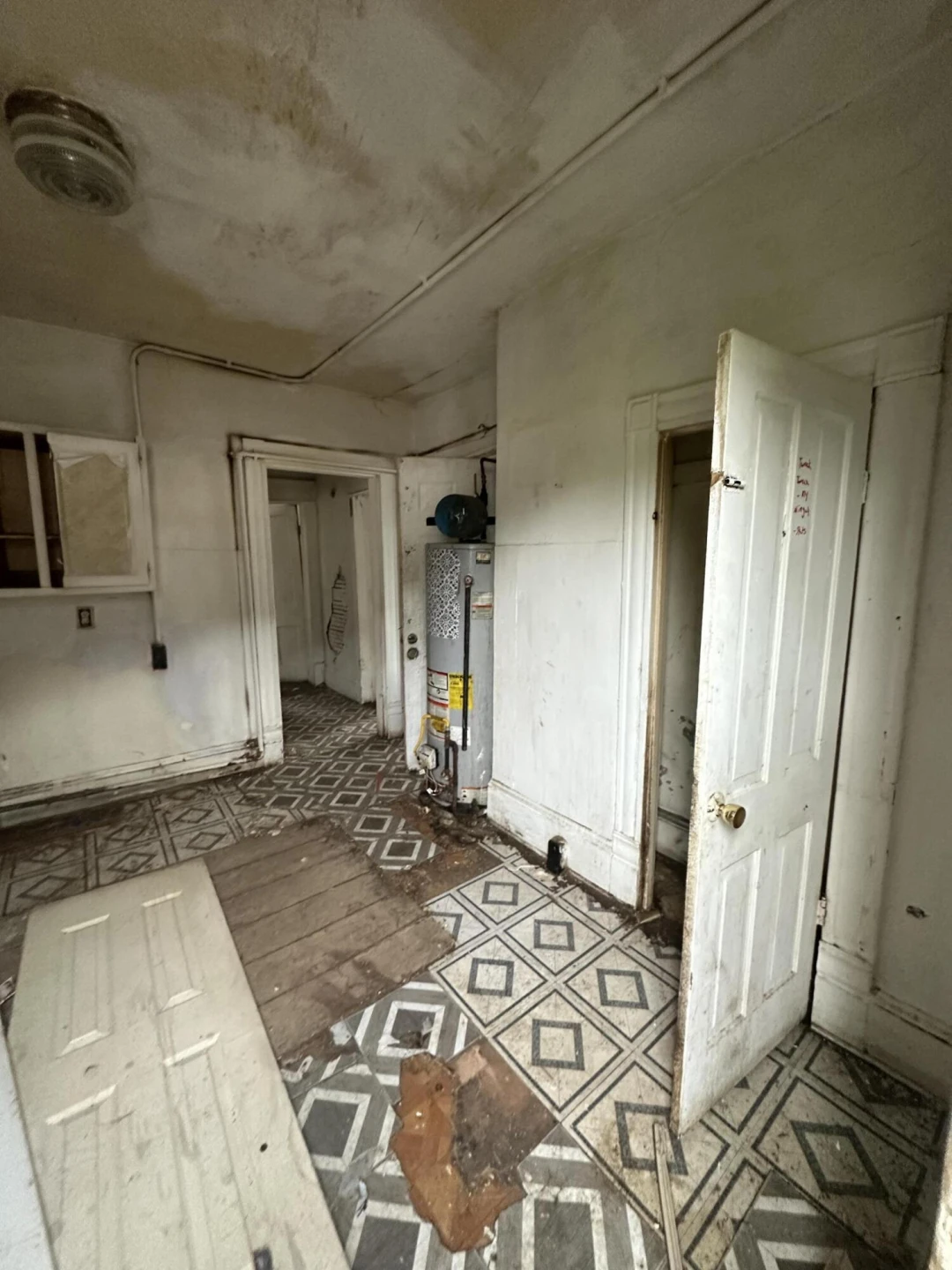 915 Jamison AVE - Photo 10