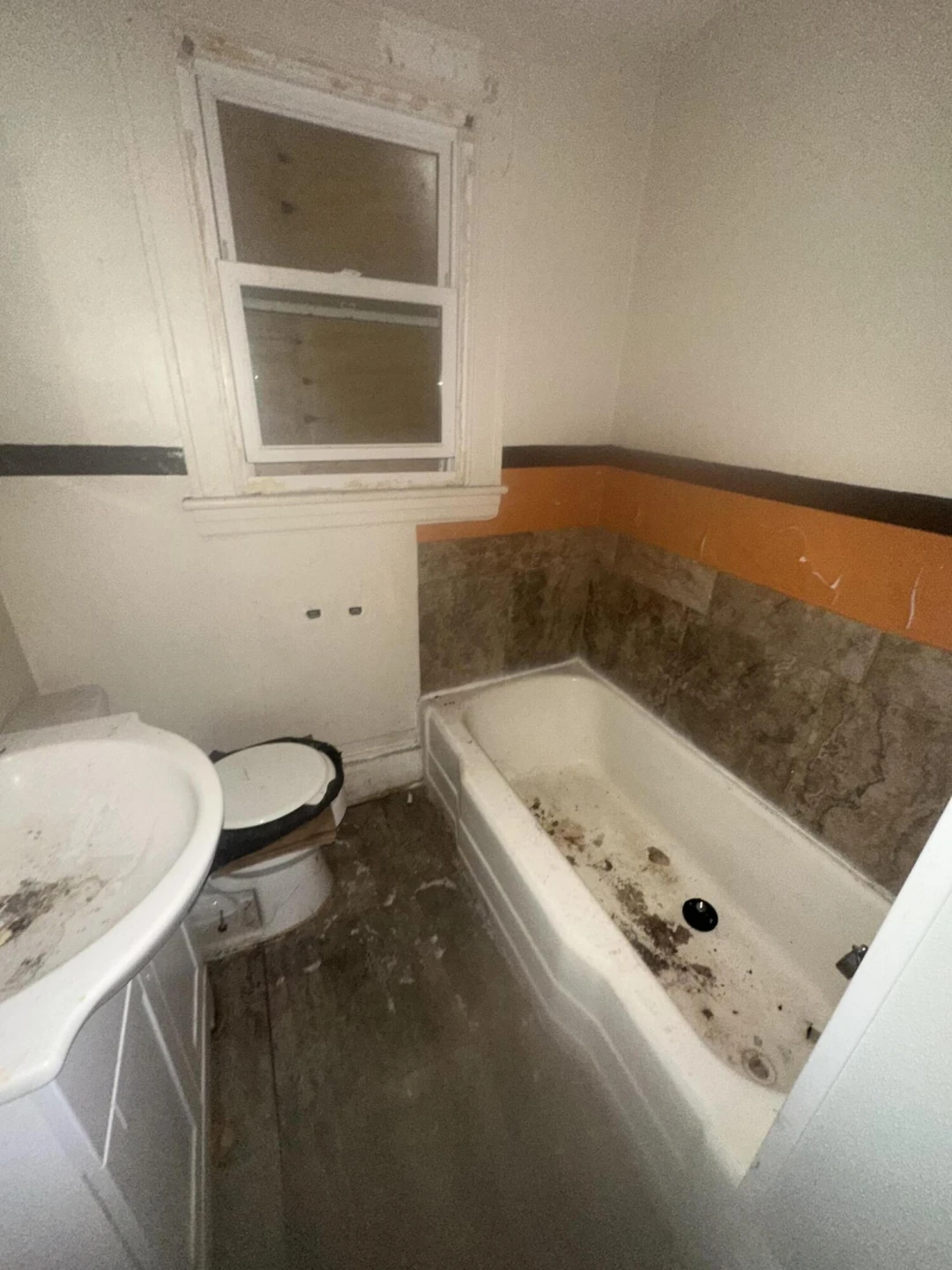 915 Jamison AVE - Photo 27
