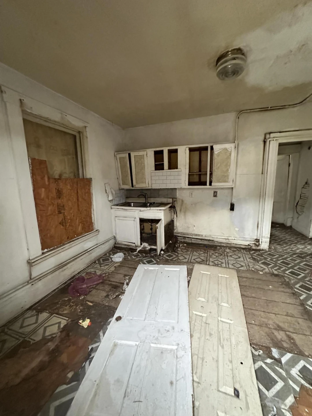 915 Jamison AVE - Photo 8