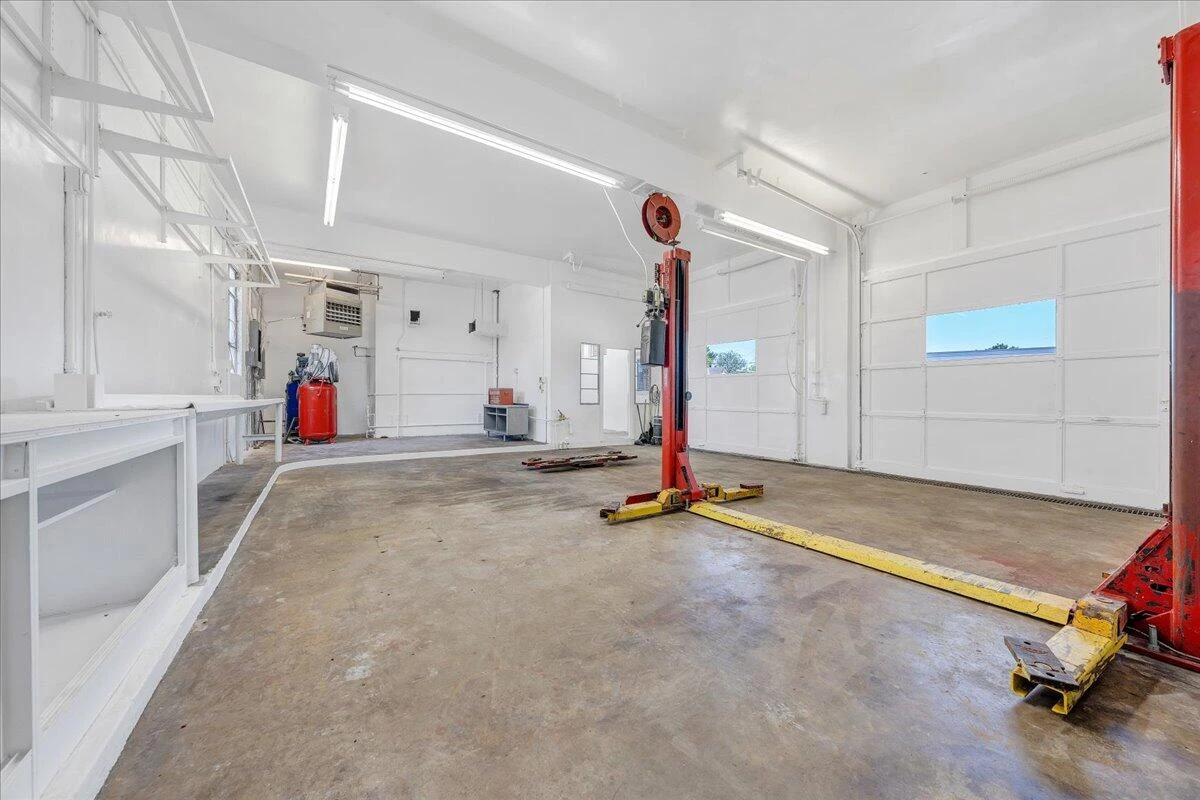 105 4th ST - Photo 12