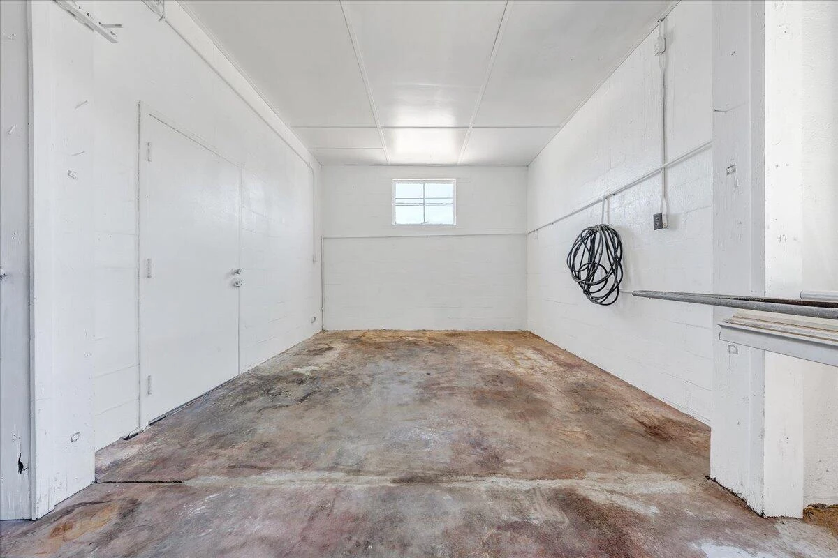 105 4th ST - Photo 15