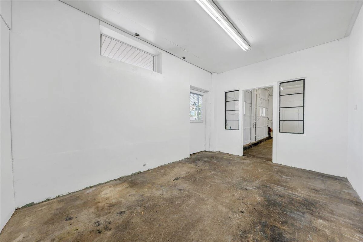 105 4th ST - Photo 18