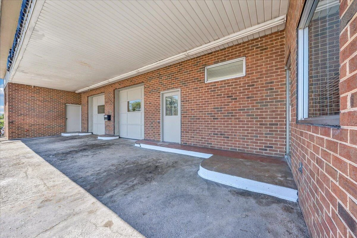 105 4th ST - Photo 19