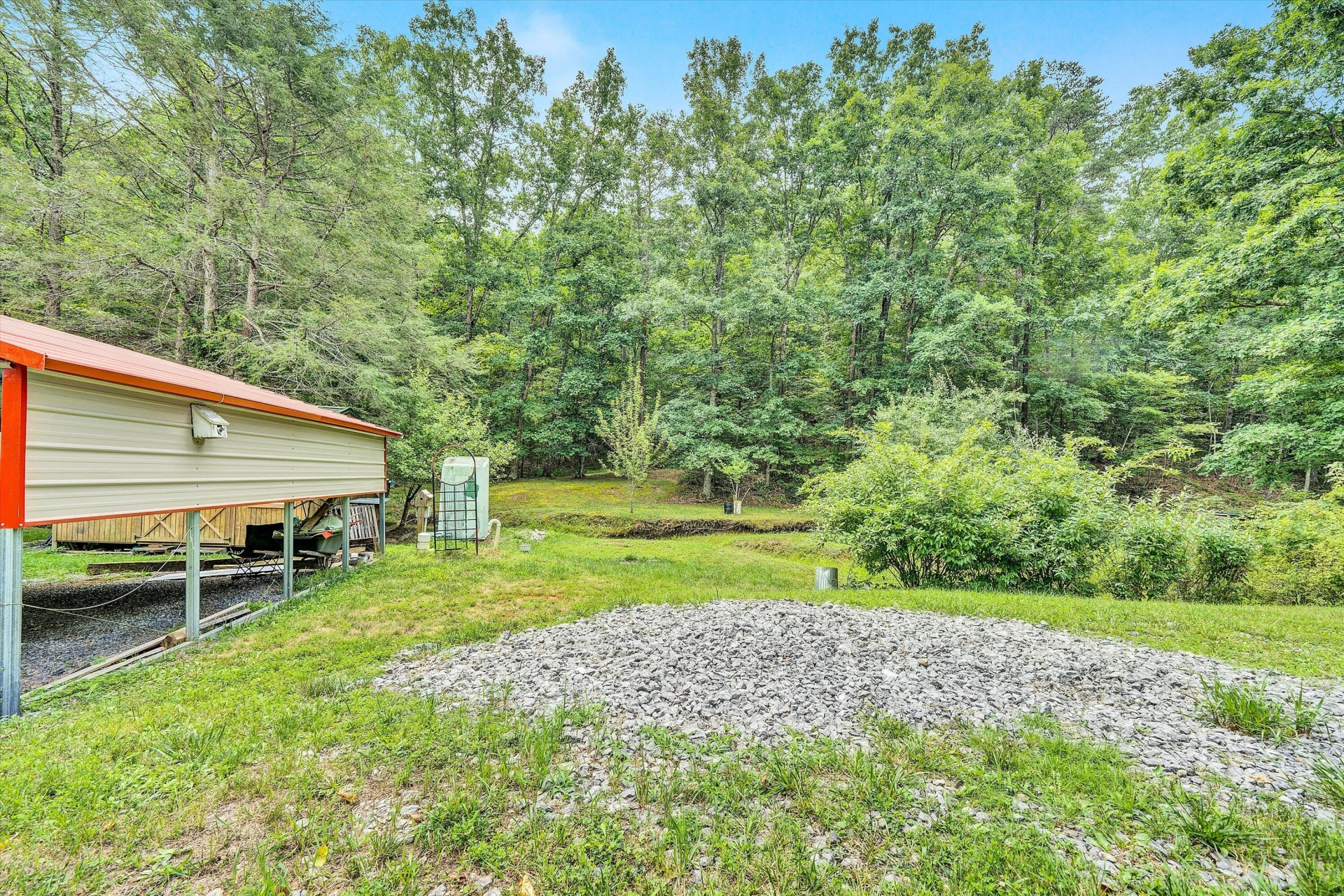 4054 Peaceful Valley RD - Photo 2