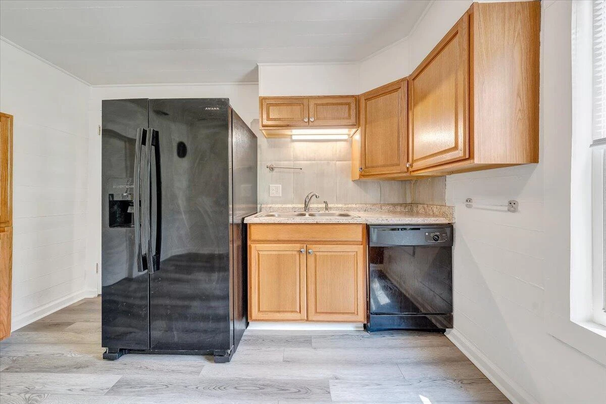 8708 Martins Creek RD - Photo 11