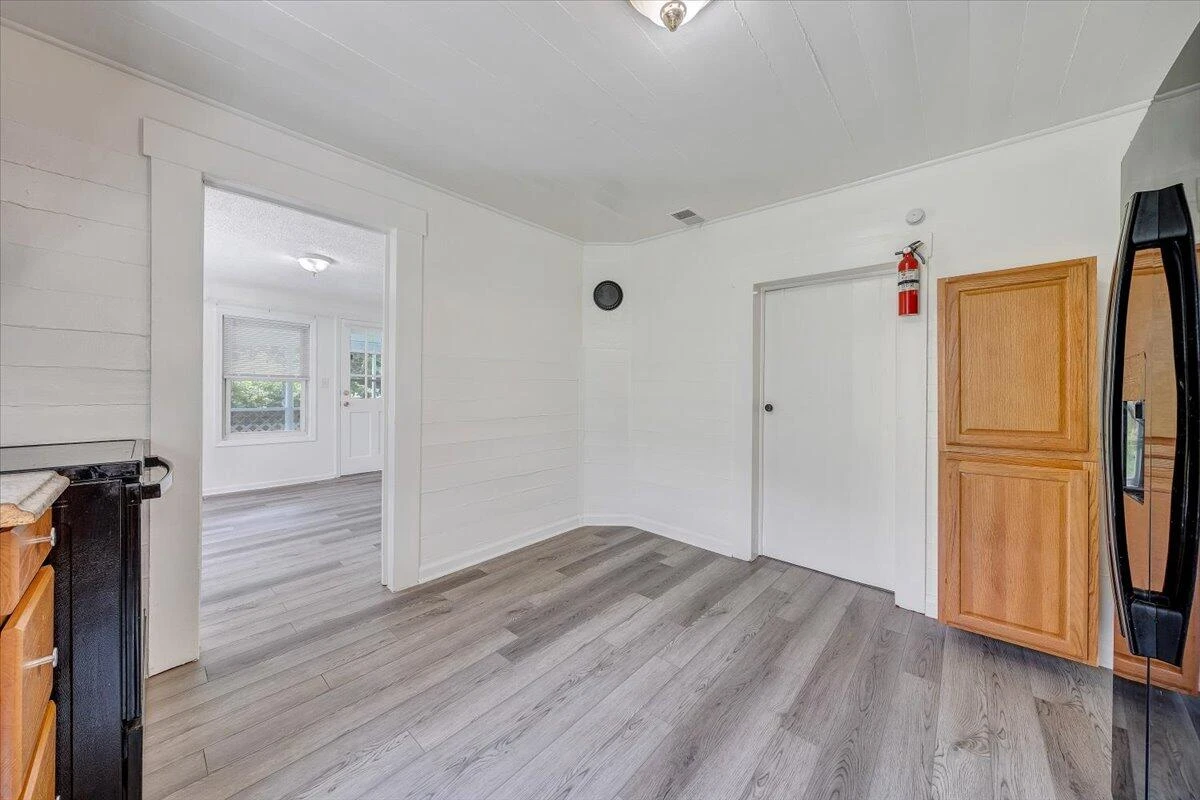 8708 Martins Creek RD - Photo 12