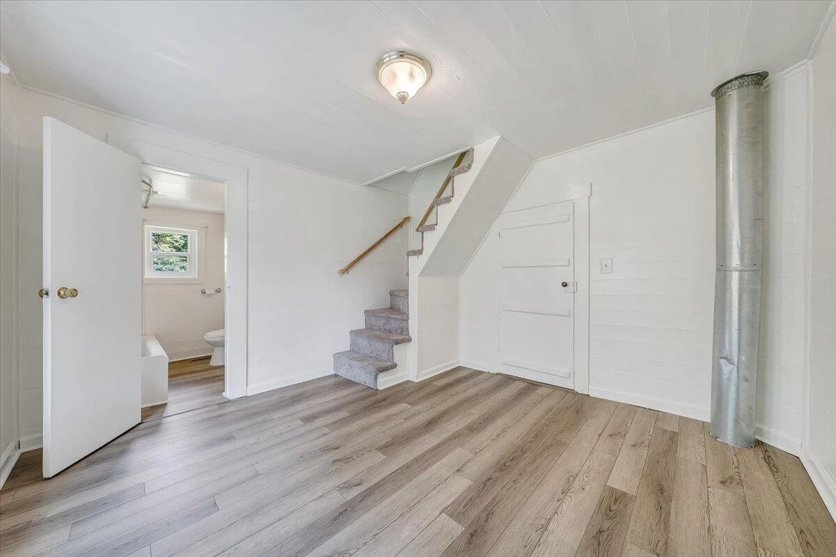 8708 Martins Creek RD - Photo 14