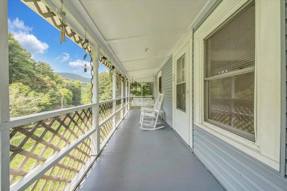 8708 Martins Creek RD - Photo 25