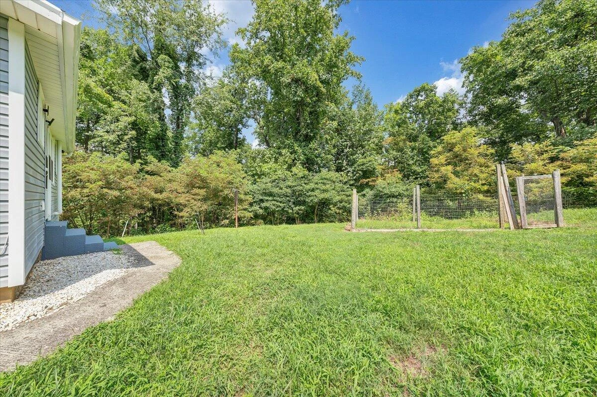 8708 Martins Creek RD - Photo 29