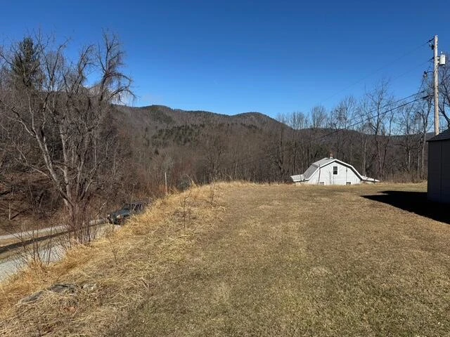 8708 Martins Creek RD - Photo 36