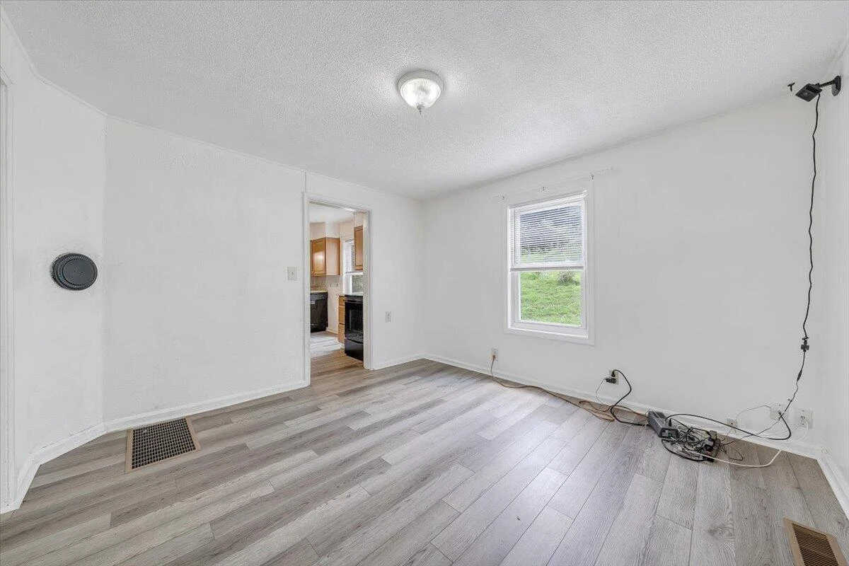 8708 Martins Creek RD - Photo 8