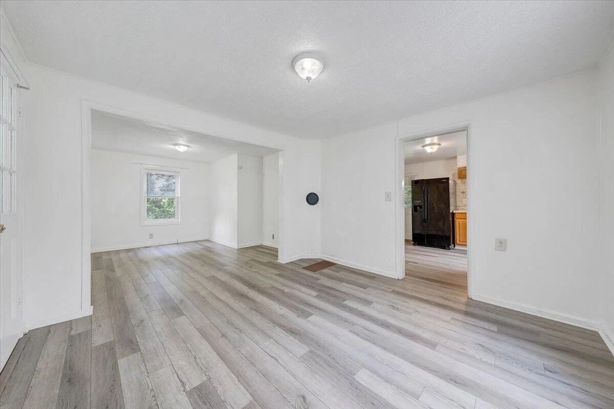 8708 Martins Creek RD - Photo 9