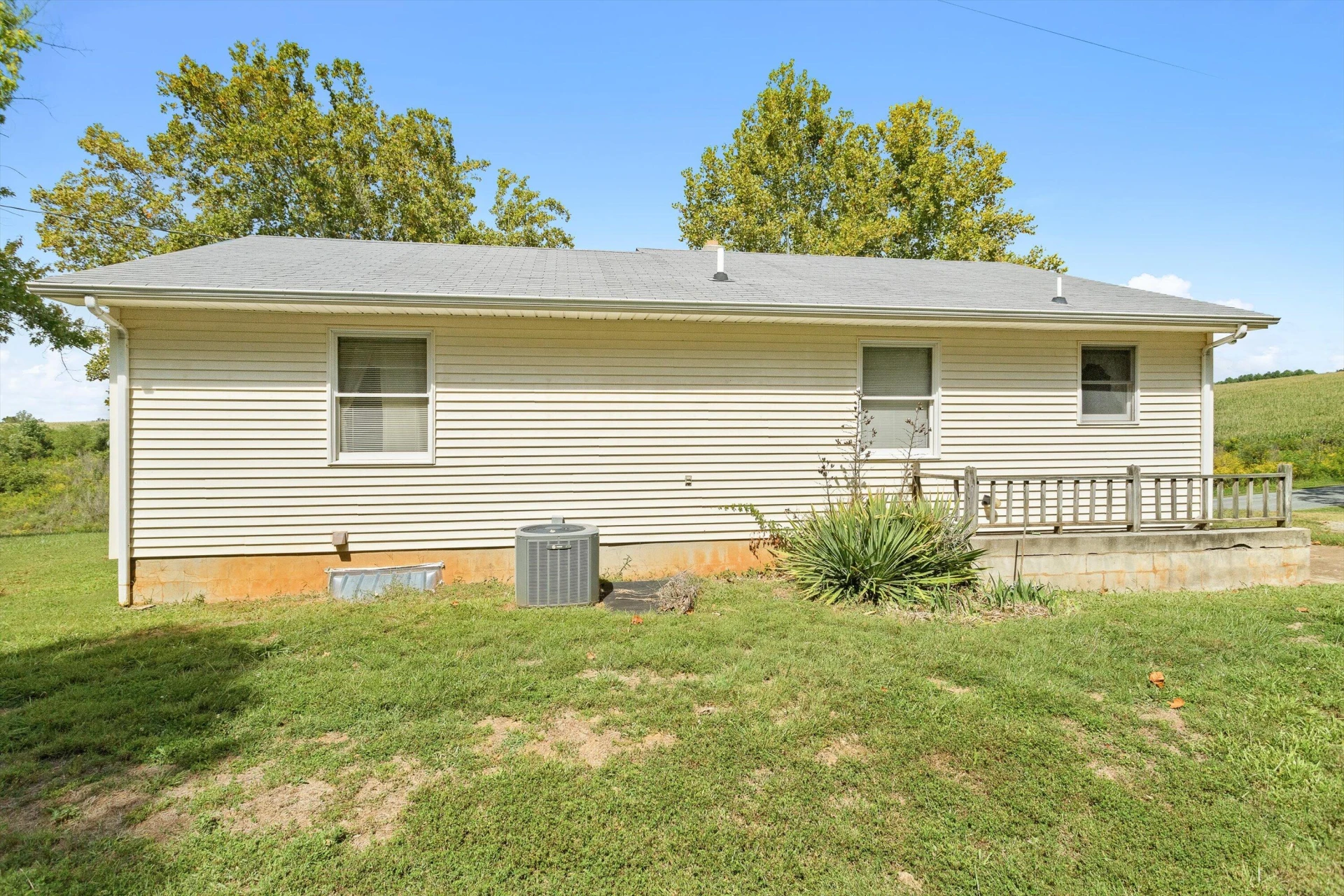 5990 Circle Creek RD - Photo 19