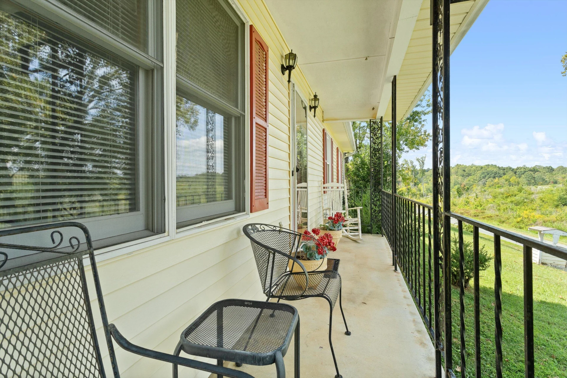 5990 Circle Creek RD - Photo 3