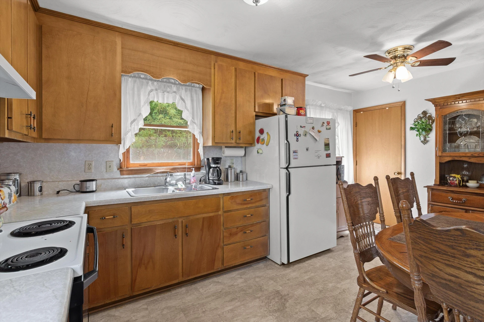 5990 Circle Creek RD - Photo 9