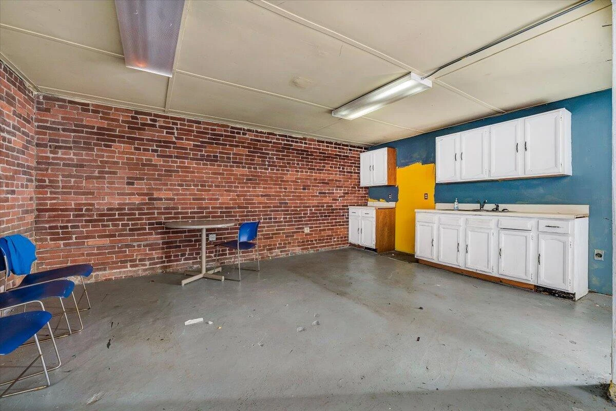 803 Lexington AVE - Photo 22