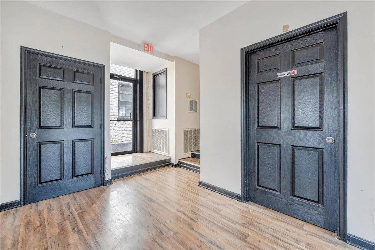803 Lexington AVE - Photo 28