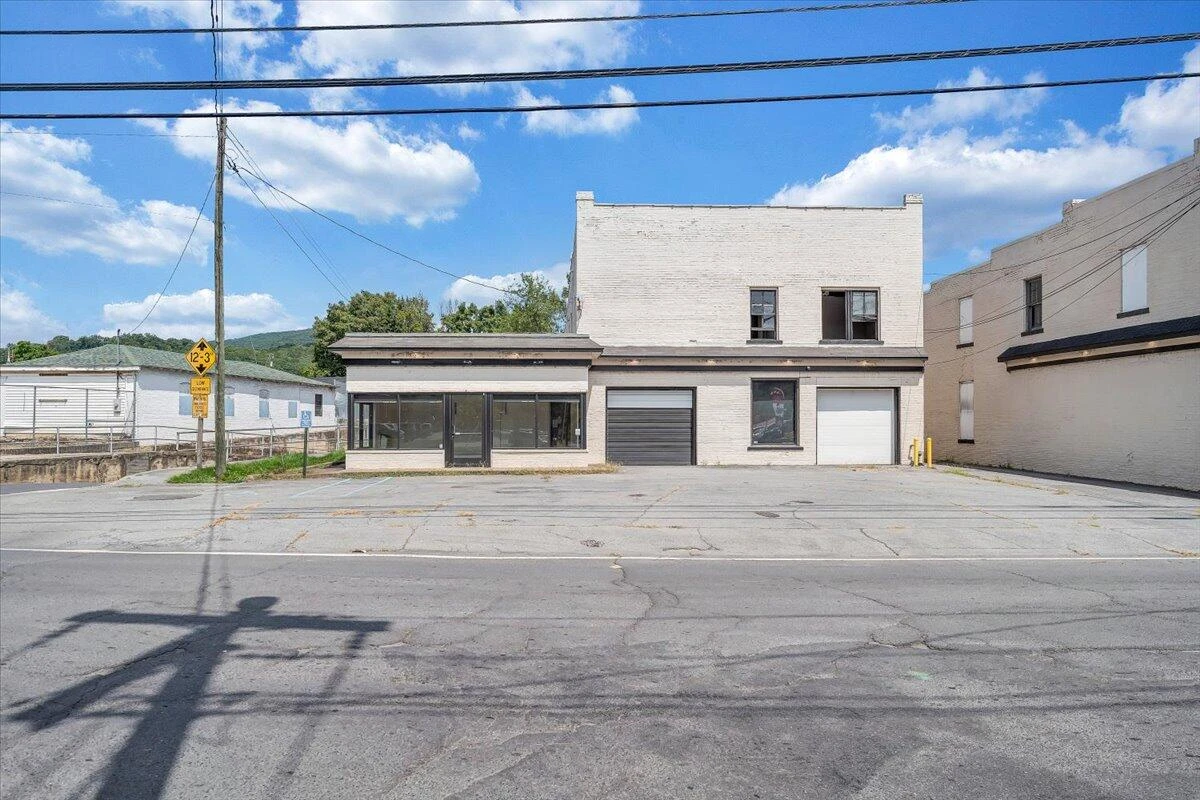 803 Lexington AVE - Photo 3