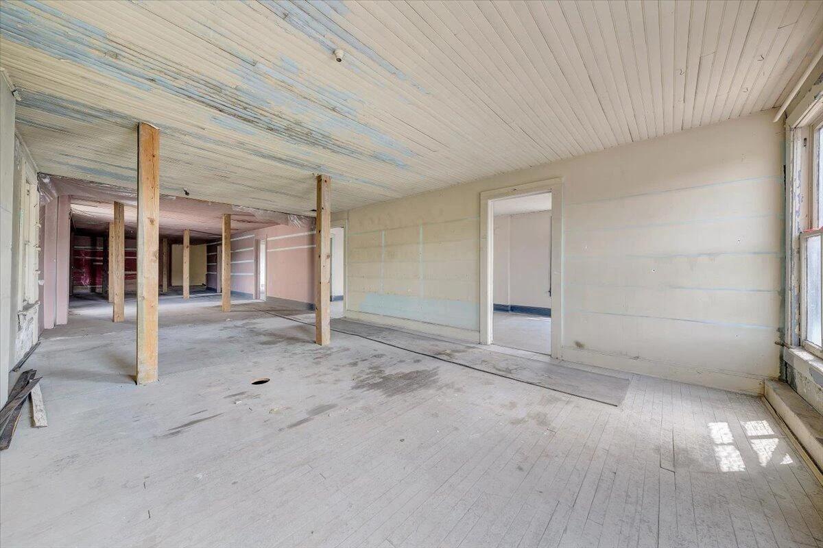 803 Lexington AVE - Photo 32