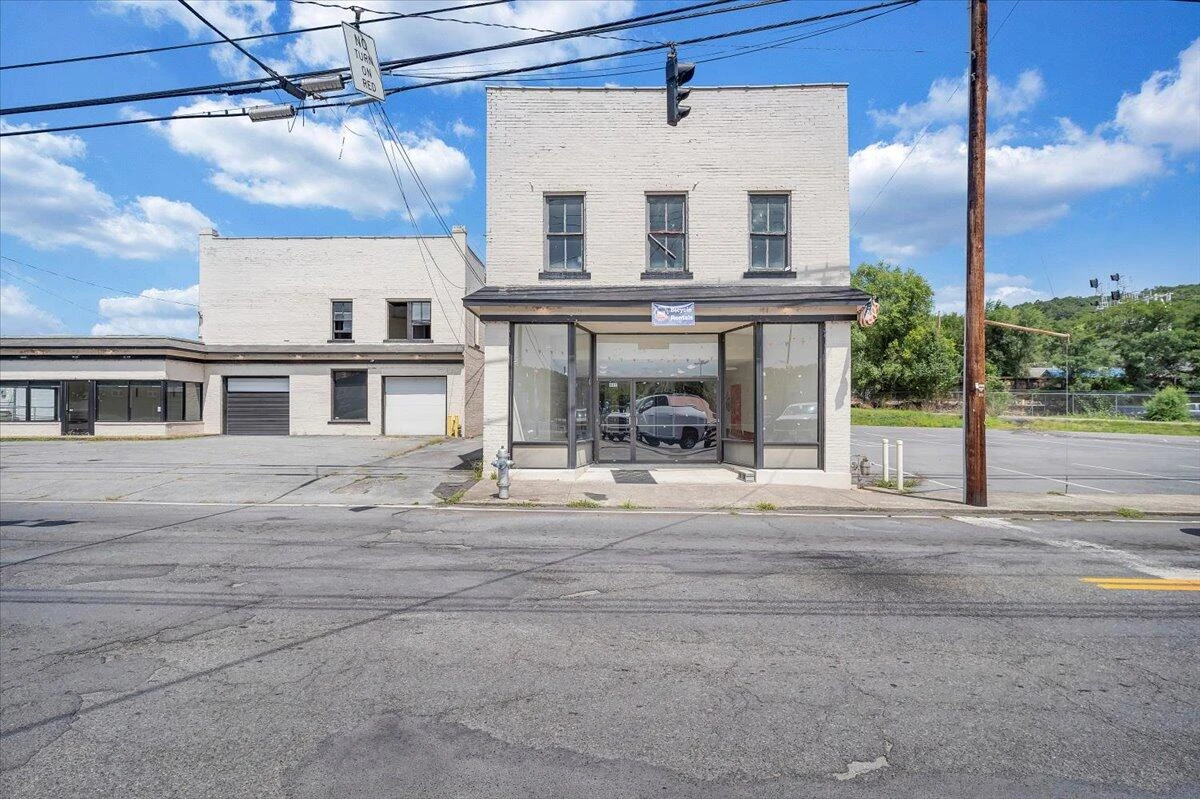 803 Lexington AVE - Photo 5