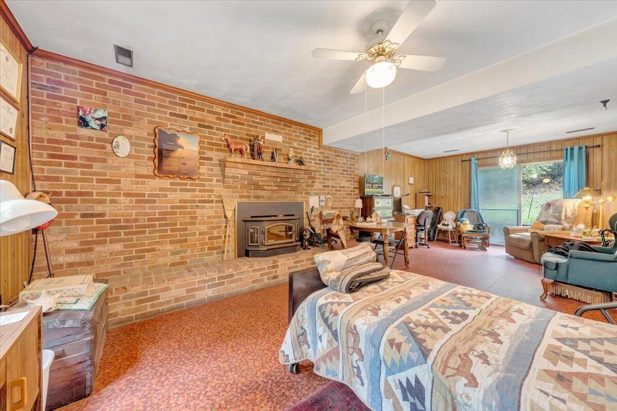 3906 Shawnee TRL